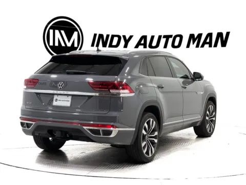More photos of 2021 Volkswagen Atlas Cross Sport 3.6L V6 SE w/Technology R-Line at Indy Auto Man - Indianapolis, IN