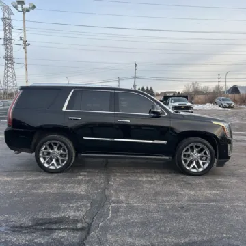 Another view of 2018 Cadillac Escalade Platinum Edition for sale in Indianapolis, IN at Indy Auto Man - Indianapolis