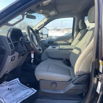 More photos of 2022 Ford F-350SD XL at Indy Auto Man - Indianapolis, IN