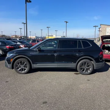 More photos of 2022 Volkswagen Tiguan 2.0T SE at Indy Auto Man - Indianapolis, IN