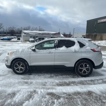 More photos of 2018 Ford Edge Titanium at Indy Auto Man - Indianapolis, IN