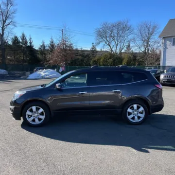 More photos of 2016 Chevrolet Traverse LT 1LT at Indy Auto Man - Indianapolis, IN