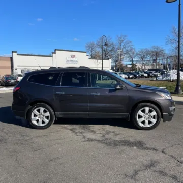 More photos of 2016 Chevrolet Traverse LT 1LT at Indy Auto Man - Indianapolis, IN