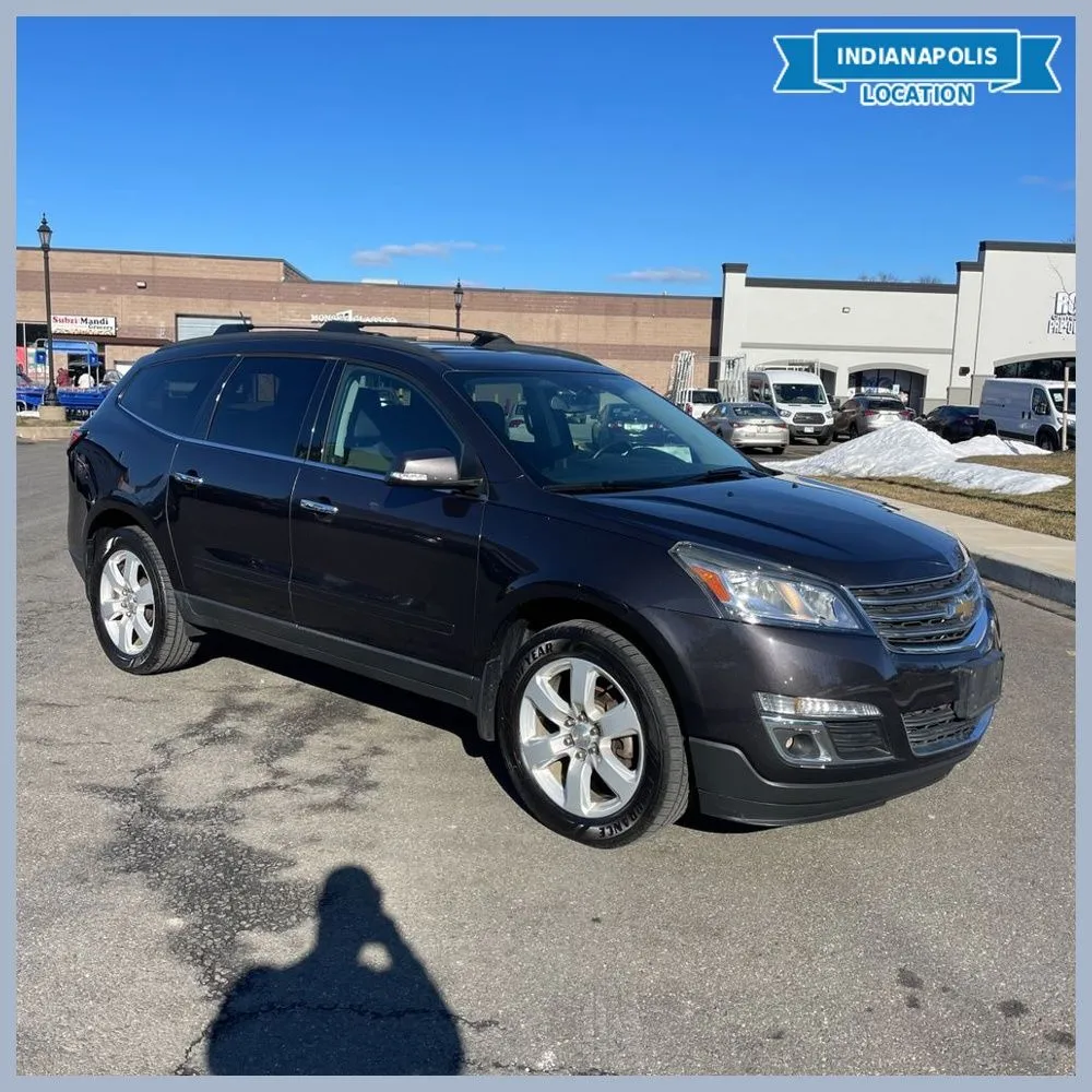 Gray 2016 Chevrolet Traverse LT 1LT for sale in Indianapolis, IN