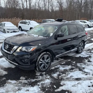 Photos of 2019 Nissan Pathfinder Platinum for sale in Indianapolis, IN at Indy Auto Man - Indianapolis