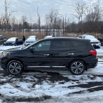 More photos of 2019 Nissan Pathfinder Platinum at Indy Auto Man - Indianapolis, IN