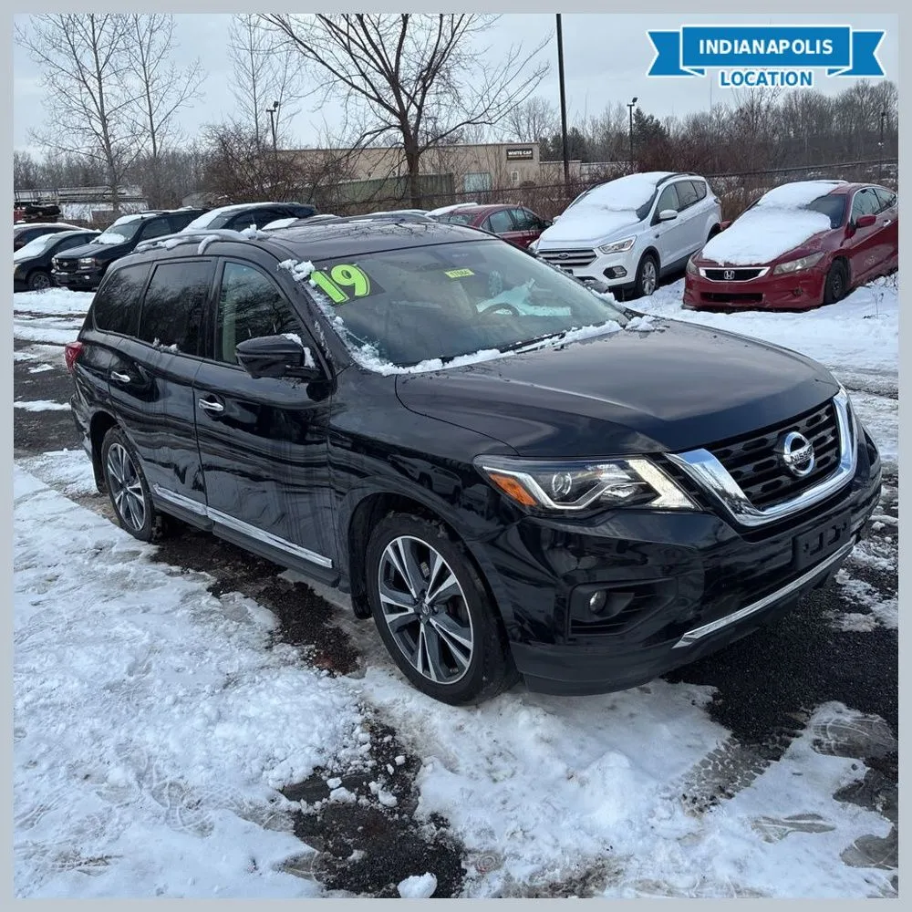 Black 2019 Nissan Pathfinder Platinum for sale in Indianapolis, IN