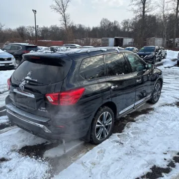 More photos of 2019 Nissan Pathfinder Platinum at Indy Auto Man - Indianapolis, IN