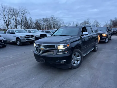 Photos of 2017 Chevrolet Suburban Premier for sale in Indianapolis, IN at Indy Auto Man - Indianapolis