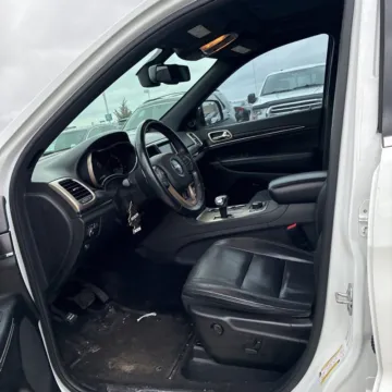 More photos of 2014 Jeep Grand Cherokee Limited at Indy Auto Man - Indianapolis, IN