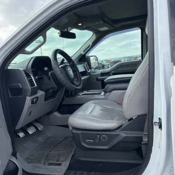 More photos of 2016 Ford F-150 XLT at Indy Auto Man - Indianapolis, IN