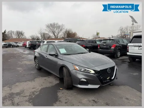 Gray 2022 Nissan Altima 2.5 SV for sale in Indianapolis, IN
