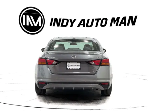 More photos of 2022 Nissan Altima 2.5 SV at Indy Auto Man - Indianapolis, IN