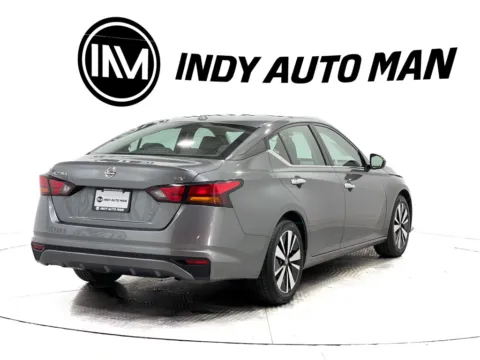 More photos of 2022 Nissan Altima 2.5 SV at Indy Auto Man - Indianapolis, IN