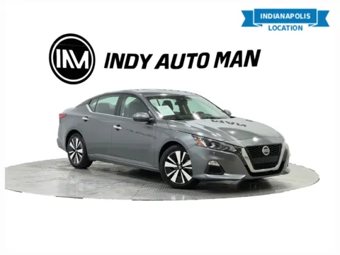 Gray 2022 Nissan Altima 2.5 SV for sale in Indianapolis, IN