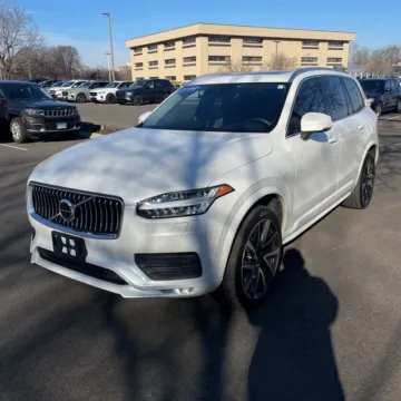 Photos of 2021 Volvo XC90 T6 Momentum for sale in Indianapolis, IN at Indy Auto Man - Indianapolis
