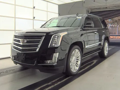 Another view of 2018 Cadillac Escalade Platinum Edition for sale in Indianapolis, IN at Indy Auto Man - Indianapolis