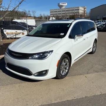 Photos of 2017 Chrysler Pacifica Limited for sale in Indianapolis, IN at Indy Auto Man - Indianapolis