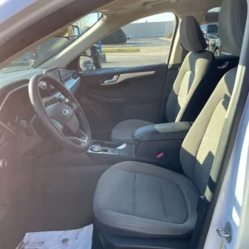 More photos of 2020 Ford Escape SE at Indy Auto Man - Indianapolis, IN