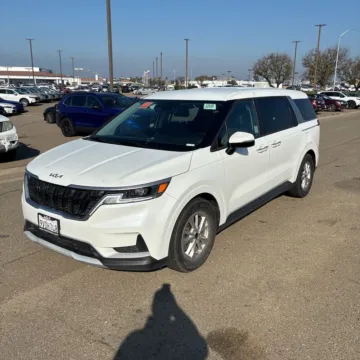 Photos of 2022 Kia Carnival LXS for sale in Indianapolis, IN at Indy Auto Man - Indianapolis