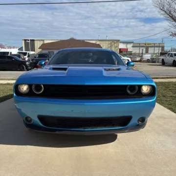 Photos of 2019 Dodge Challenger SXT for sale in Indianapolis, IN at Indy Auto Man - Indianapolis