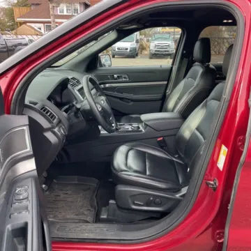 More photos of 2019 Ford Explorer XLT at Indy Auto Man - Indianapolis, IN