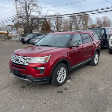 Photos of 2019 Ford Explorer XLT for sale in Indianapolis, IN at Indy Auto Man - Indianapolis