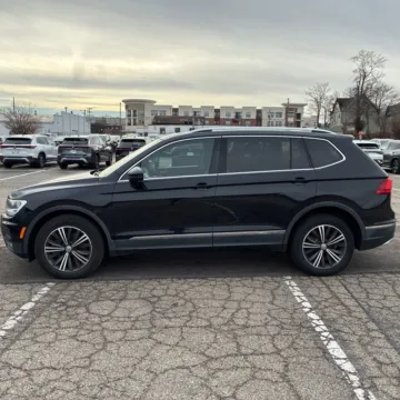 More photos of 2018 Volkswagen Tiguan 2.0T SEL at Indy Auto Man - Indianapolis, IN