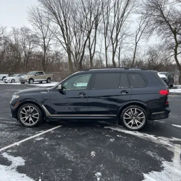 More photos of 2021 BMW X7 M50i at Indy Auto Man - Indianapolis, IN
