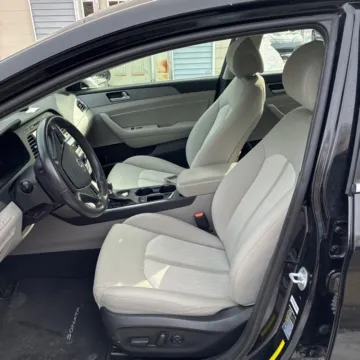 More photos of 2017 Hyundai Sonata Plug-In Hybrid at Indy Auto Man - Indianapolis, IN