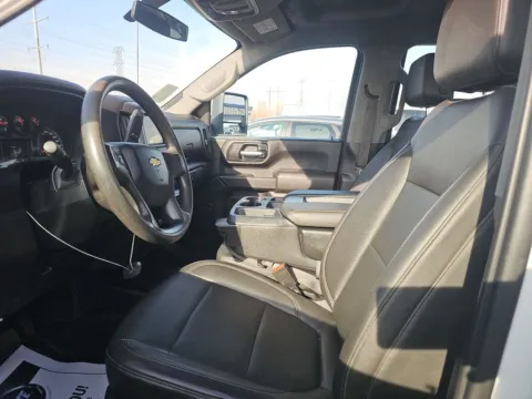 More photos of 2021 Chevrolet Silverado 3500HD Work Truck at Indy Auto Man - Indianapolis, IN