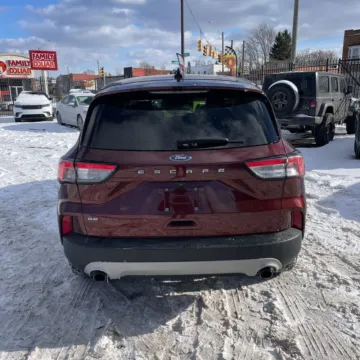 More photos of 2021 Ford Escape SE at Indy Auto Man - Indianapolis, IN