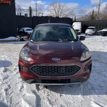 Photos of 2021 Ford Escape SE for sale in Indianapolis, IN at Indy Auto Man - Indianapolis