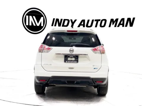 More photos of 2015 Nissan Rogue SV at Indy Auto Man - Indianapolis, IN