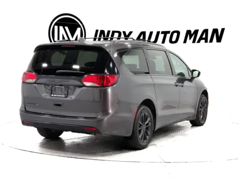 More photos of 2020 Chrysler Pacifica Launch Edition at Indy Auto Man - Indianapolis, IN