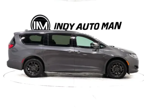 Another view of 2020 Chrysler Pacifica Launch Edition for sale in Indianapolis, IN at Indy Auto Man - Indianapolis