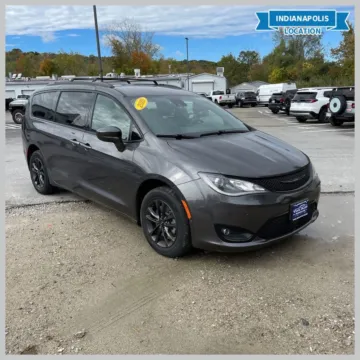 Gray 2020 Chrysler Pacifica Launch Edition for sale in Indianapolis, IN
