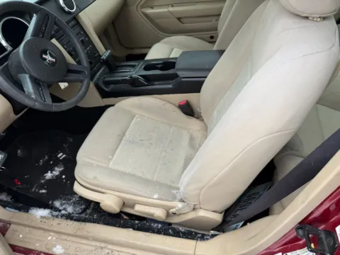 More photos of 2005 Ford Mustang V6 Deluxe at Indy Auto Man - Indianapolis, IN