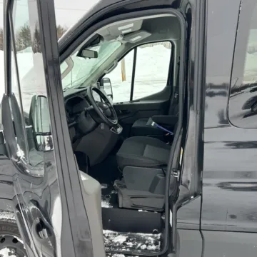 More photos of 2022 Ford Transit-350 XLT at Indy Auto Man - Indianapolis, IN