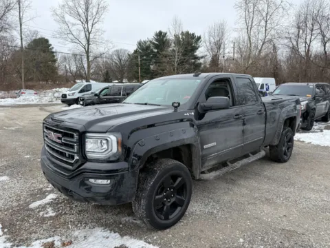 Photos of 2018 GMC Sierra 1500 for sale in Indianapolis, IN at Indy Auto Man - Indianapolis