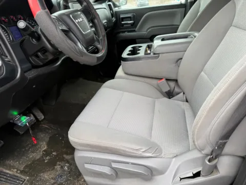 More photos of 2018 GMC Sierra 1500 at Indy Auto Man - Indianapolis, IN