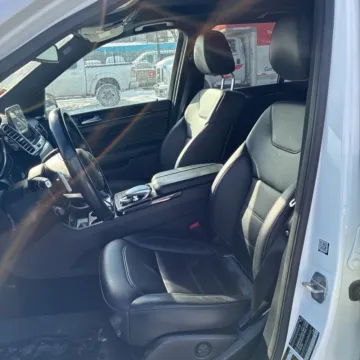 More photos of 2019 Mercedes-Benz GLE 400 4MATIC at Indy Auto Man - Indianapolis, IN