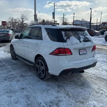 More photos of 2019 Mercedes-Benz GLE 400 4MATIC at Indy Auto Man - Indianapolis, IN