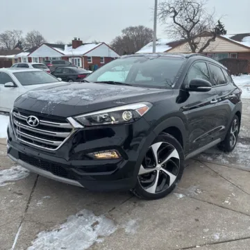 Photos of 2017 Hyundai Tucson Limited for sale in Indianapolis, IN at Indy Auto Man - Indianapolis
