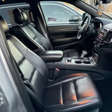 More photos of 2020 Jeep Grand Cherokee Limited at Indy Auto Man - Indianapolis, IN