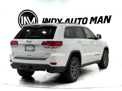 More photos of 2020 Jeep Grand Cherokee Laredo at Indy Auto Man - Indianapolis, IN