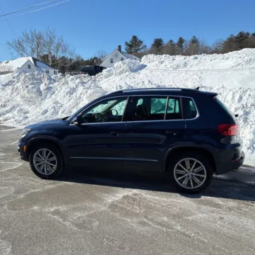 More photos of 2016 Volkswagen Tiguan SE at Indy Auto Man - Indianapolis, IN