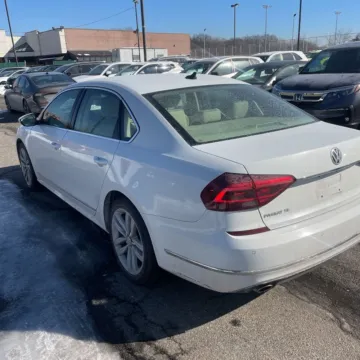 More photos of 2017 Volkswagen Passat 1.8T SE w/Technology at Indy Auto Man - Indianapolis, IN