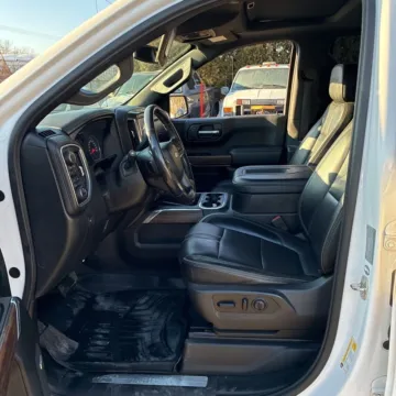 More photos of 2019 Chevrolet Silverado 1500 High Country at Indy Auto Man - Indianapolis, IN