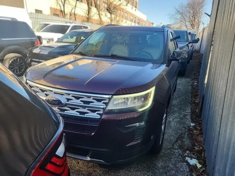 Photos of 2019 Ford Explorer XLT for sale in Indianapolis, IN at Indy Auto Man - Indianapolis